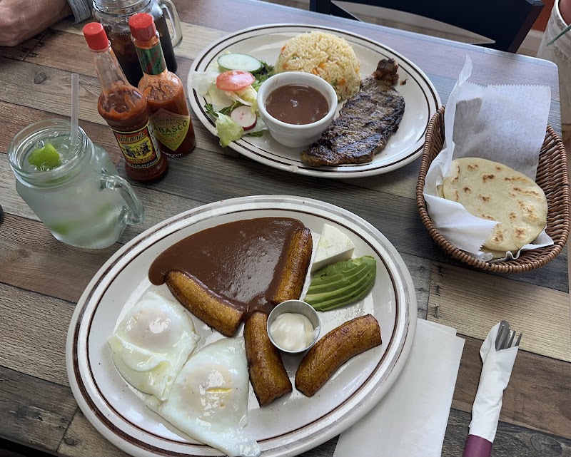 El Salvadoreño Restaurant
