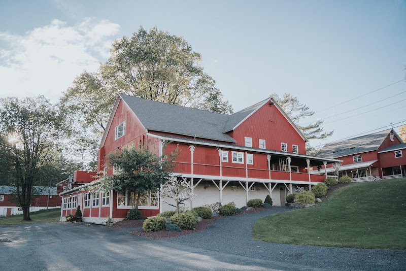 Grange Valley Lakeside Inn & Cottages