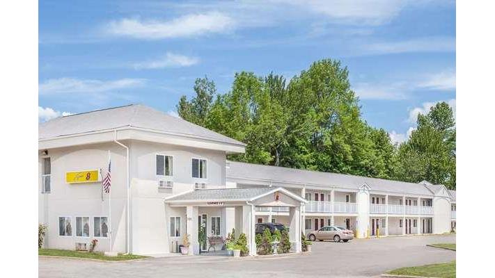 Super 8 by Wyndham Monticello
